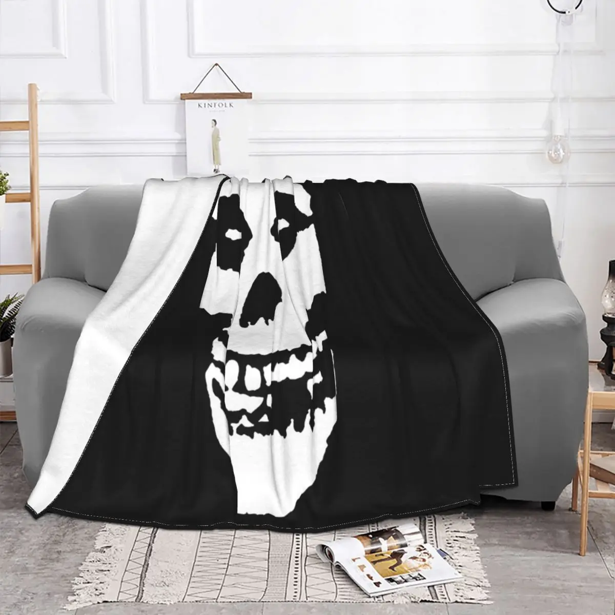 New Men Misfits Skull Logo Clothing Rock Metal Band Basic Popular Style Surprise Middle Aged Throw Blanket