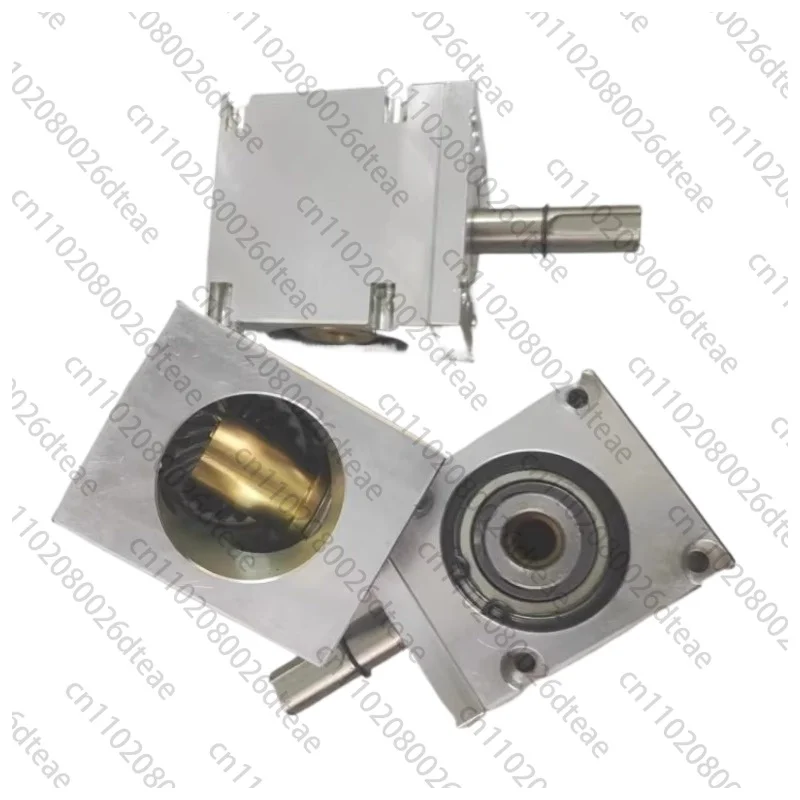 

Small reducer 90 degree spiral umbrella gear right angle reversing angle reducer speed ratio 1:1 lifting adjustment gearbox