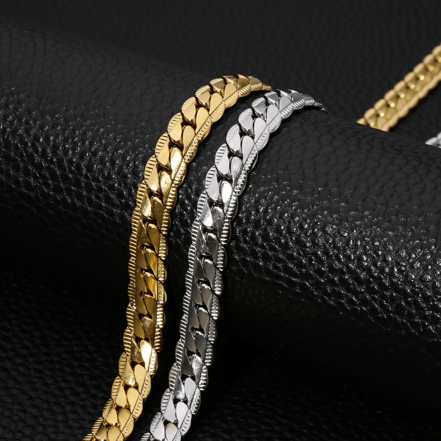 

HIYEE Punk 3/4/5/6/7mm Embossed Flat Snake Chain Necklace Gold/Silver Colored Stainless Steel Chain Men Women Fashion Jewelry