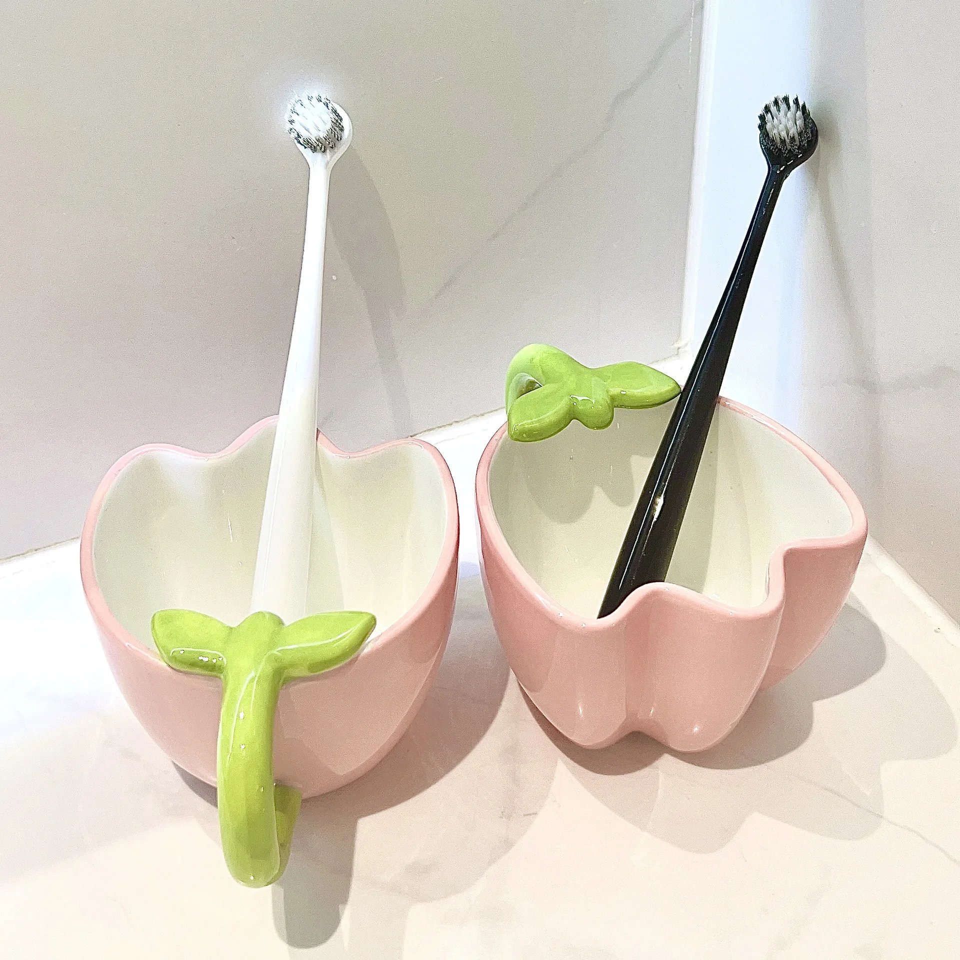 1pc Tulip Ceramic Mouthwash Cup Household Toothbrush Cup Ornament Bathroom Accessories Housewarming Gift Tulip Shaped Cup