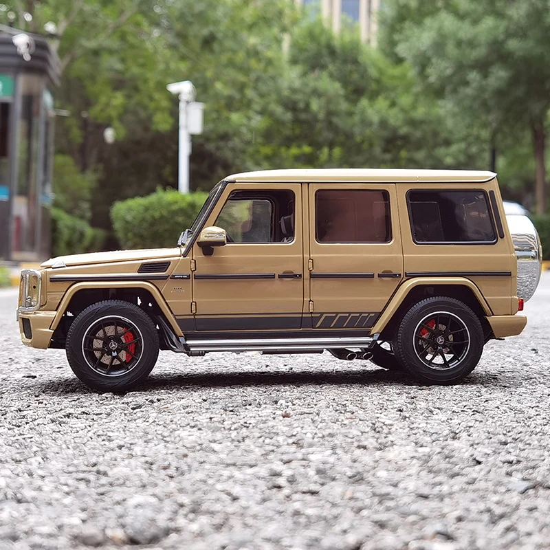 Almost Real 1:18 FOR Benz G63 AMG Model Car model Off-road vehicle 2015 for a friend\'s birthday present