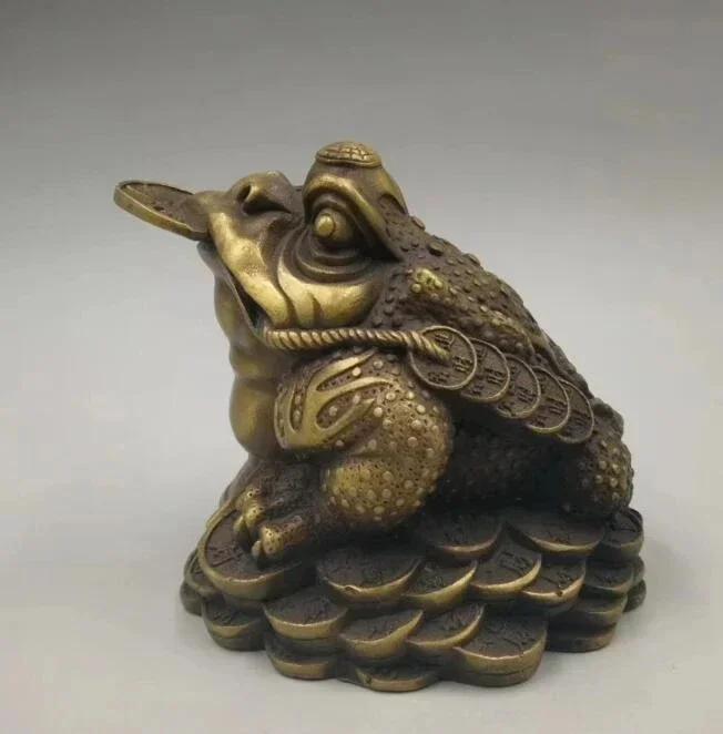 China's pure brass gold toad coin wealth statue