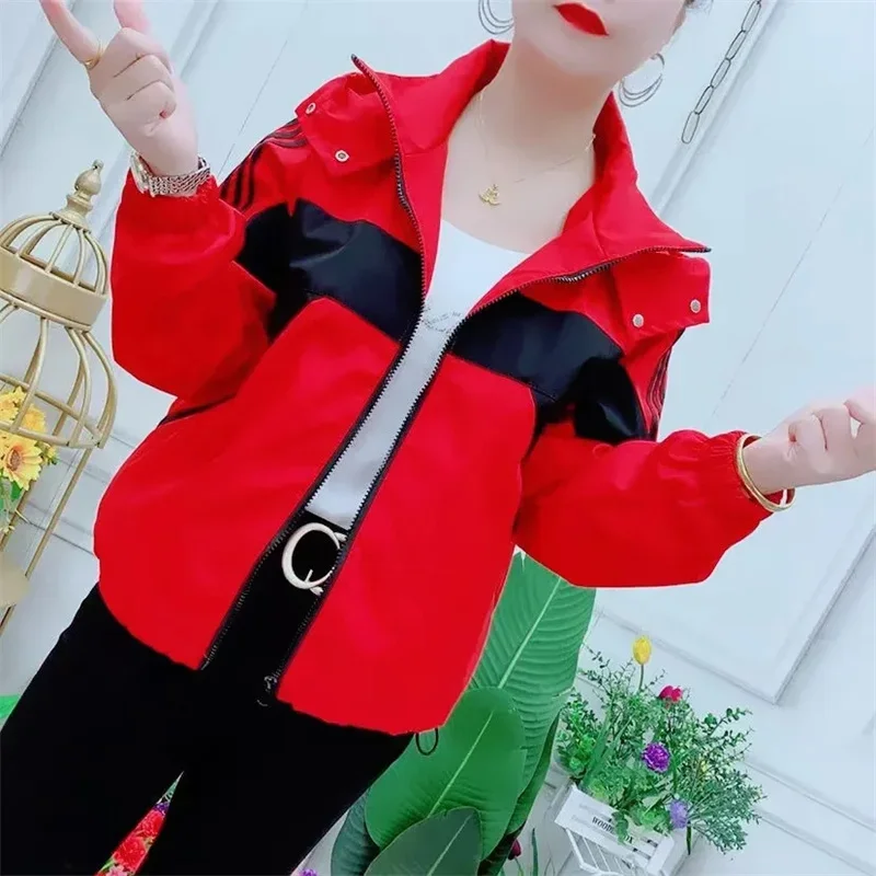 

Новинка 2023 года, весенняя короткая повседневная куртка, женская корейская версия, свободное пальто с капюшоном, одинаковые по цвету, бейсбольные куртки для женщин