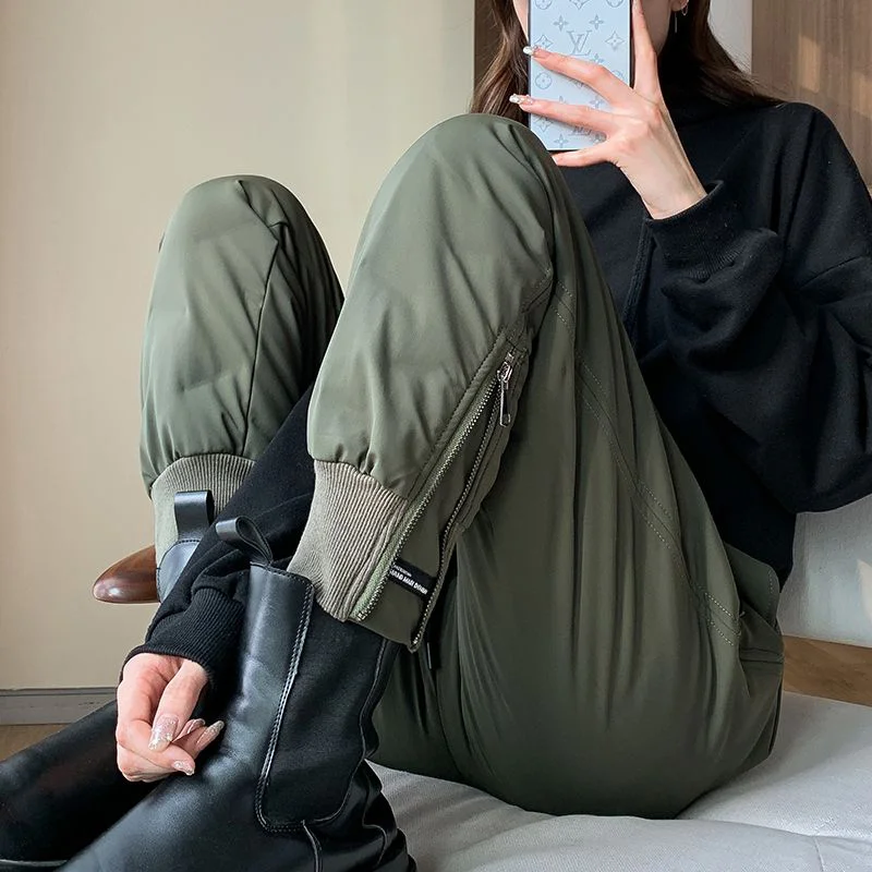 New Thickened Warm Cold Resistant Pants for Women Versatile British Style Leg Cuff Zipper Pants Winter Trendy Quilted Outerwear