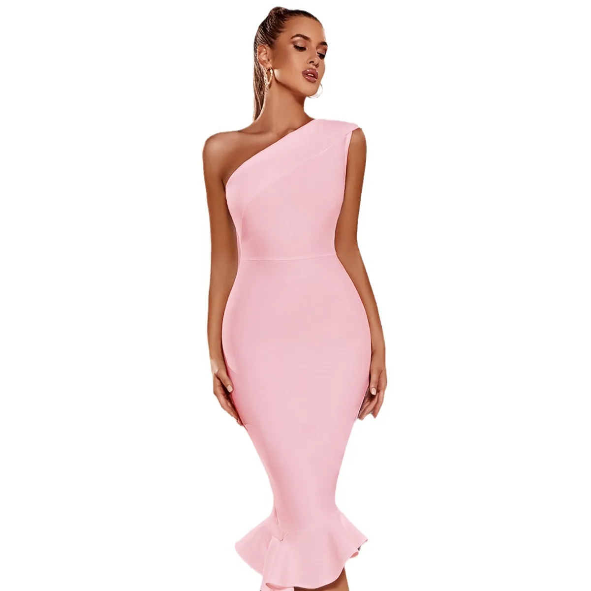 

Elegant Solid Color One Shoulder Fishtail Knee Length Bandage Dress