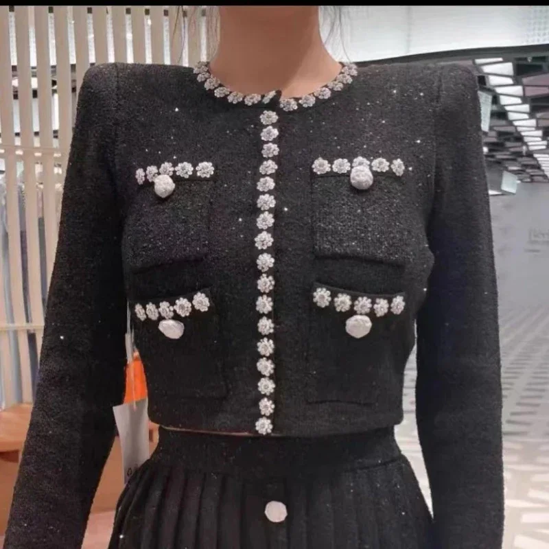 

Autumn 2023 New Crystal Two-Piece Suit Long-sleeved Knit Top with Discount Mini Skirt Fashion Simple Women Two-Piece Suit