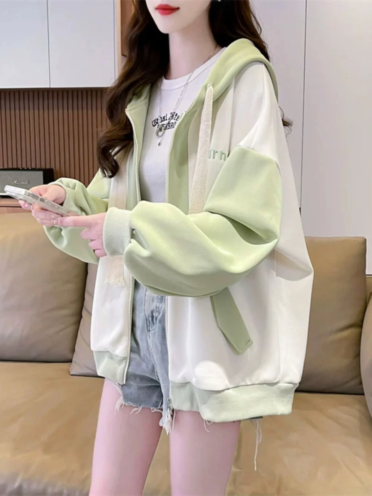 

Women's Fleece Lined Hooded Jacket Color Block Design Loose Fit mid Length Cardigan Style Autumn Winter Fashion Outerwear