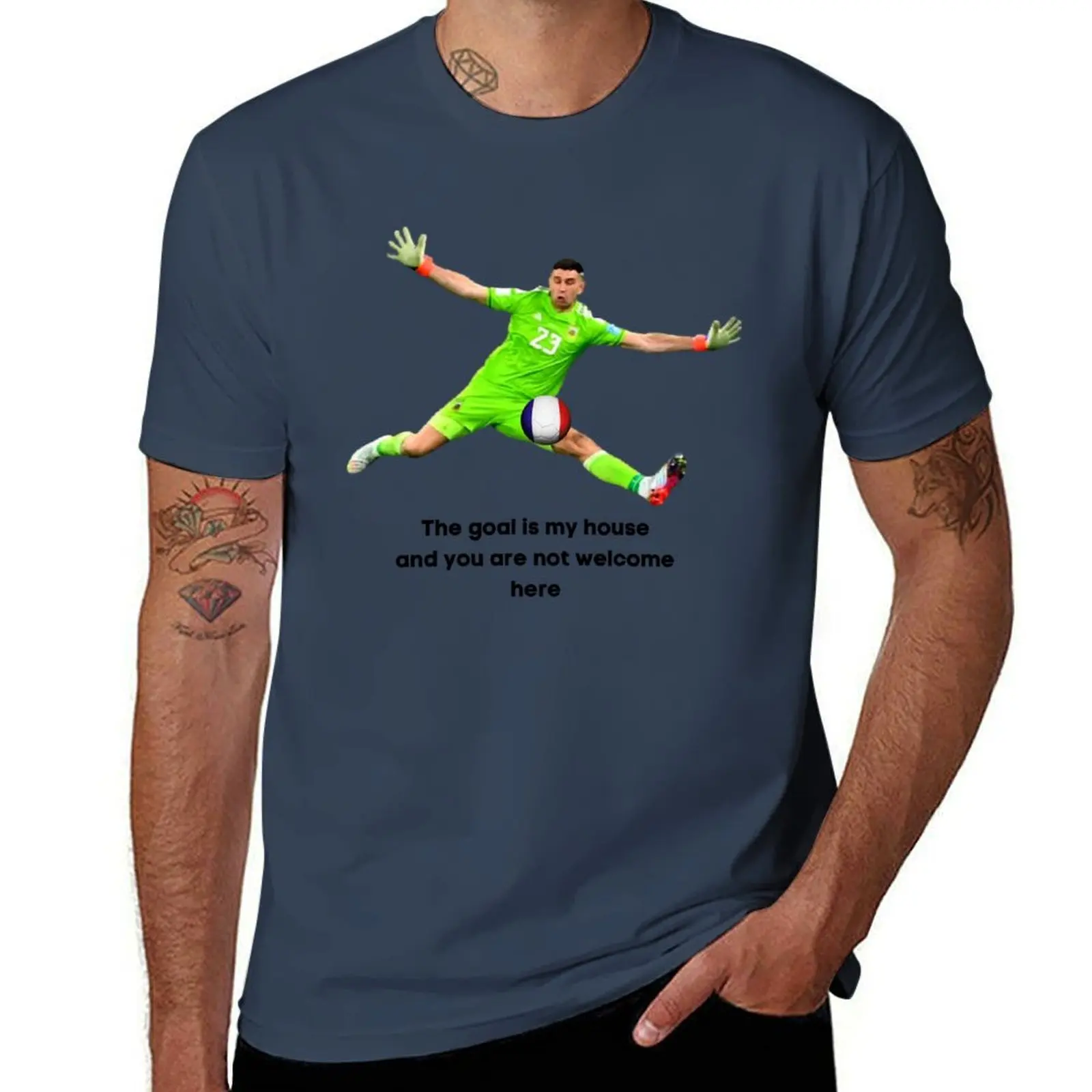 

dibu martinez - Emiliano Martinez T-Shirt Worker Basic Short Sleeve Tee
