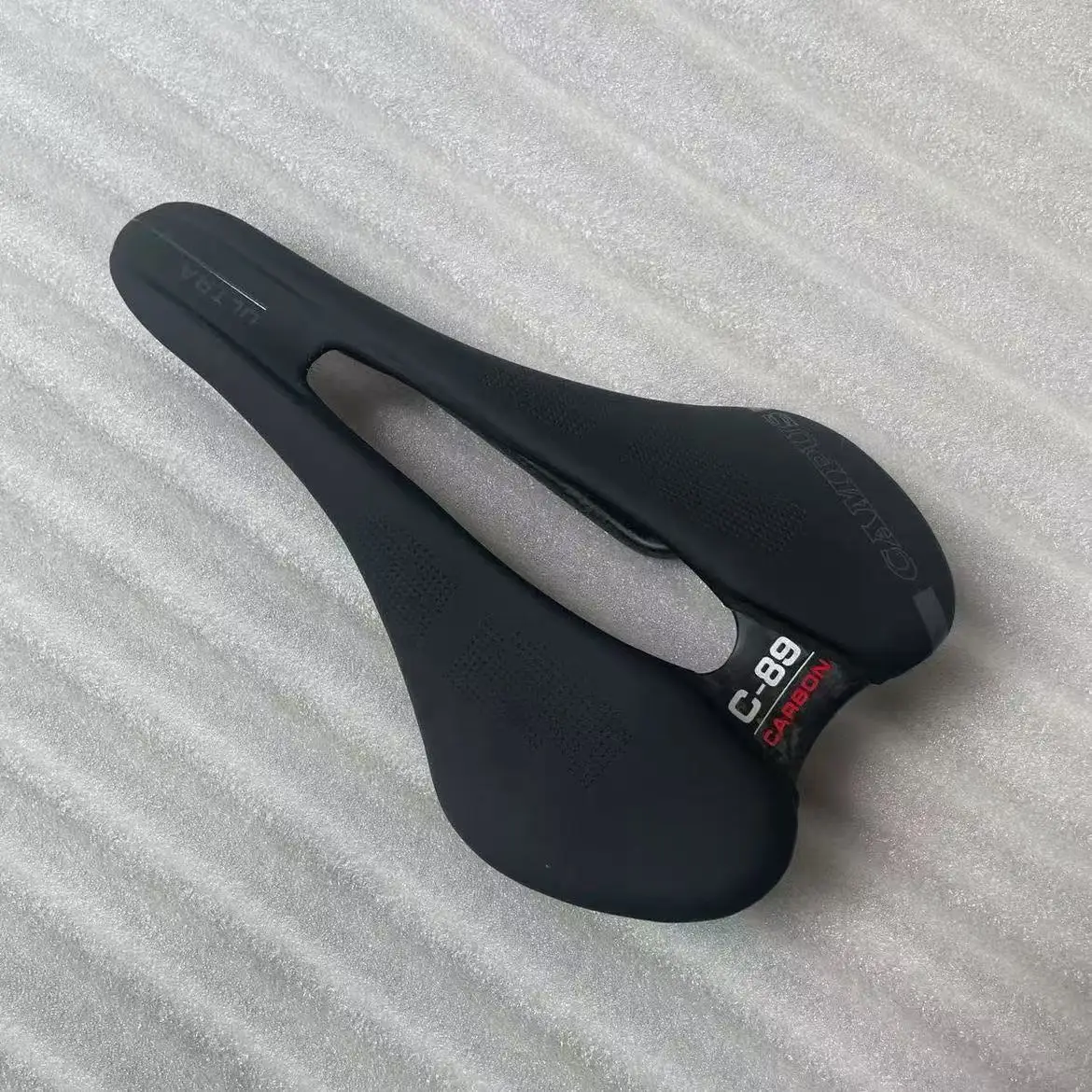 Nieuwe Boost Fietszadel Ultralight 89-105g Carbon Zadel 248x145mm Fiets Zitplaatsen voor MTB grind Racefiets Zetel Fietsen onderdelen - afbeelding 1