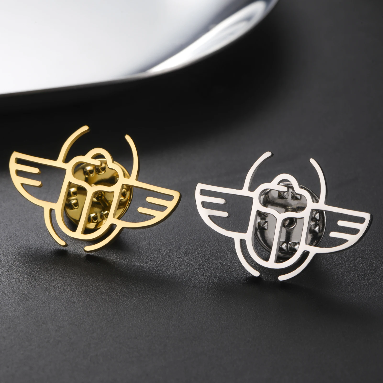 LIKGREAT Scarab Brooch Ancient Egyptian Beetle Charm Insect Amulet Protection Pin Stainless Steel Jewelry Gift for Man/Woman