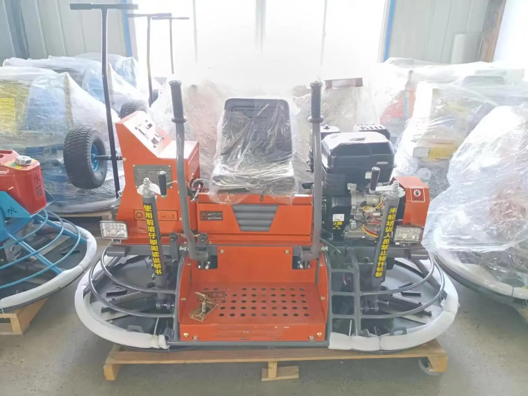 Factory  Engine Driven Concrete Polishing Machine, Gasoline Powered Smoothing Machine