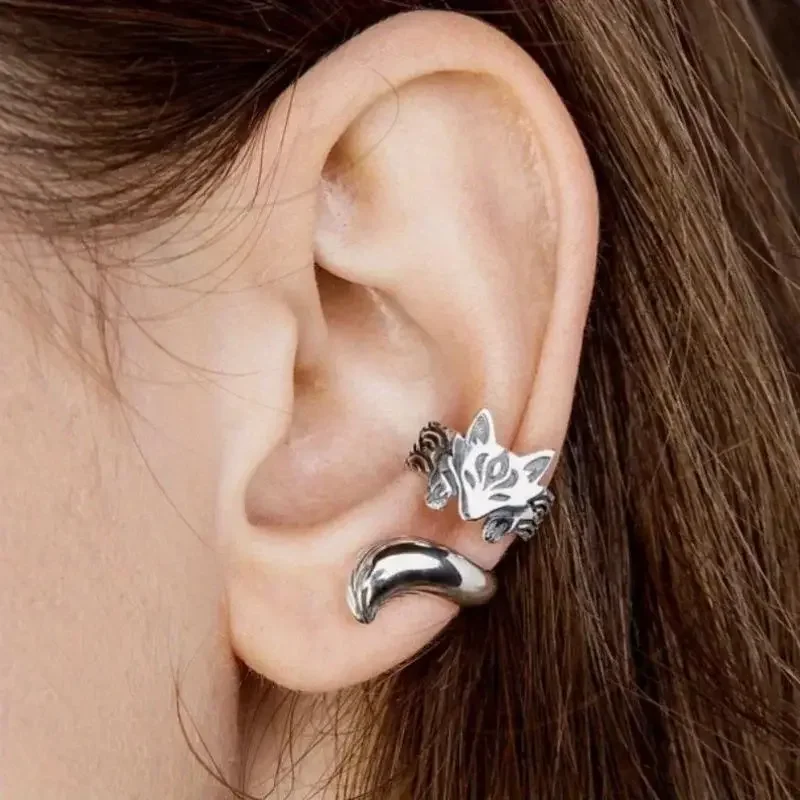 Retro cute fox ear clip for women, light luxury and high-end, no ear hole ear buckle, fashionable and creative accessories