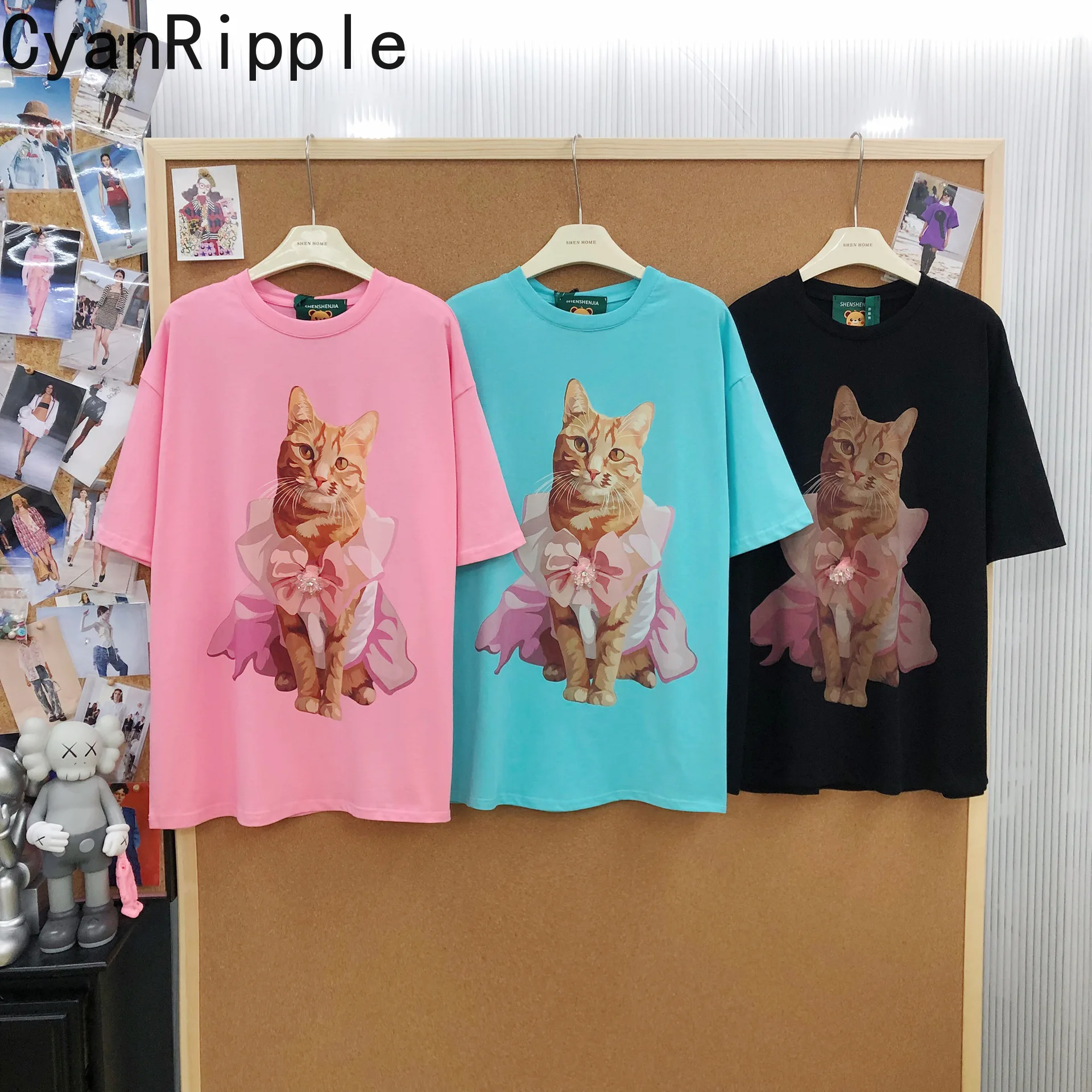 

2026 New Spring Summer Loose Short Sleeve T-shirt Cute Cat Printed Diamonds Round Neck Pullover Top Casual Students Cotton Tees