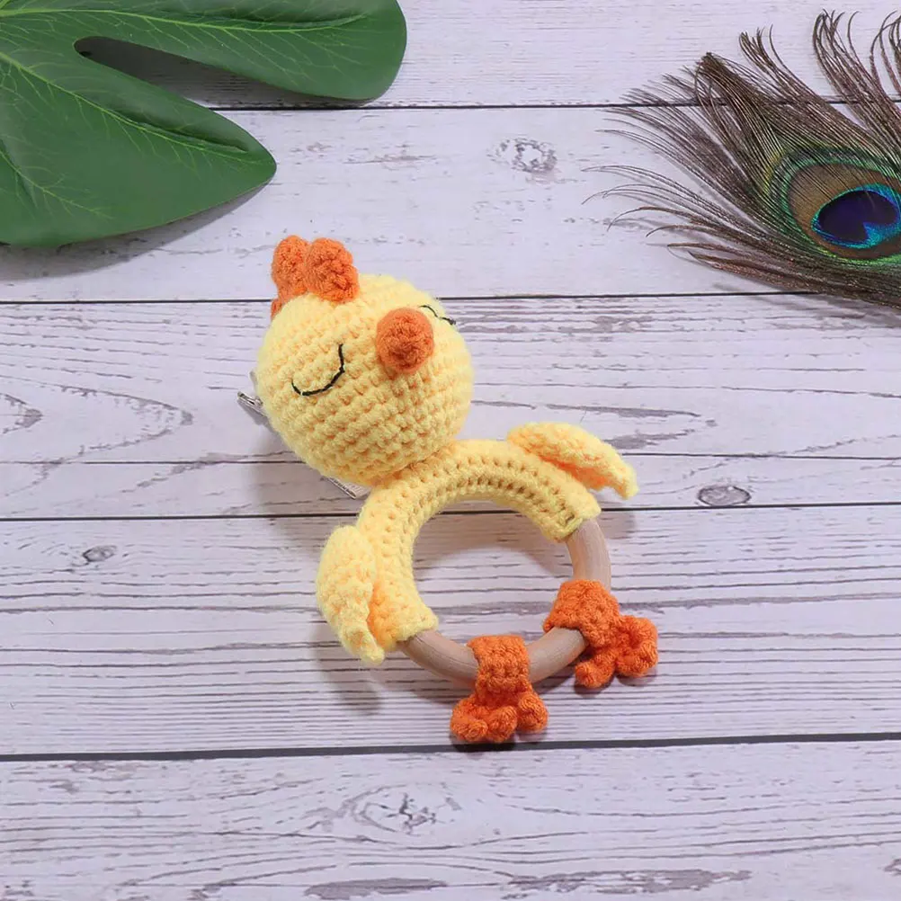 

1Pcs Creative Wooden Hand Knitted Rattle Adorable Chick Shape Enhance Baby Grasp Sight Early Education Hand Knitted Rattle