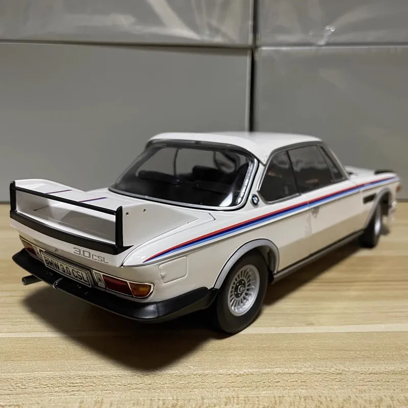 1:18 BMW CSL25 BMW3.0 CSL eixo de compressão de liga modelo de simulação em miniatura, decoração para adultos, brinquedos para meninos, presentes de aniversário para crianças