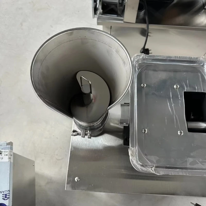 Imitation Handmade Dumpling Curry Machine Wonton Gyoza Forming Machine High Produces 4800 Pieces Per Hour 220V Power Supply