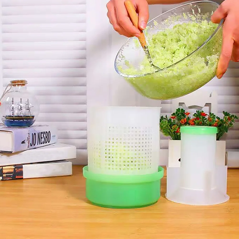 

1Pcs Dumpling Stuffing Water Extractor Hand Press Food Dryer Manual Vegetable Dehydrator Kitchen Use