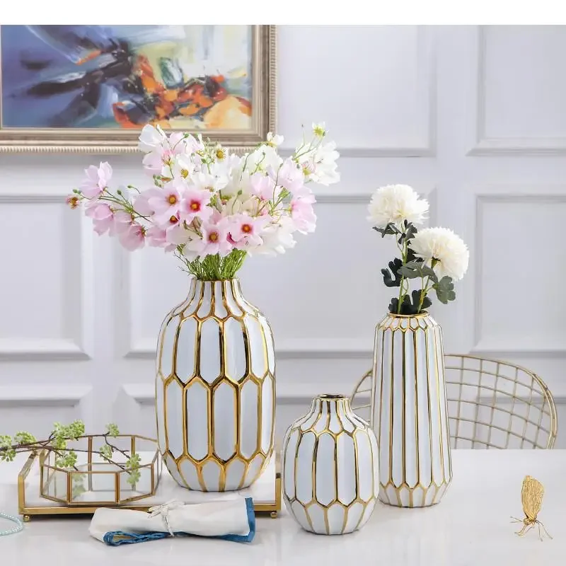 

--Ceramic Vase White Geometry Gold Stripes Flower Arrangement Hydroponic Accessories Wedding Crafts Modern Home Decoration