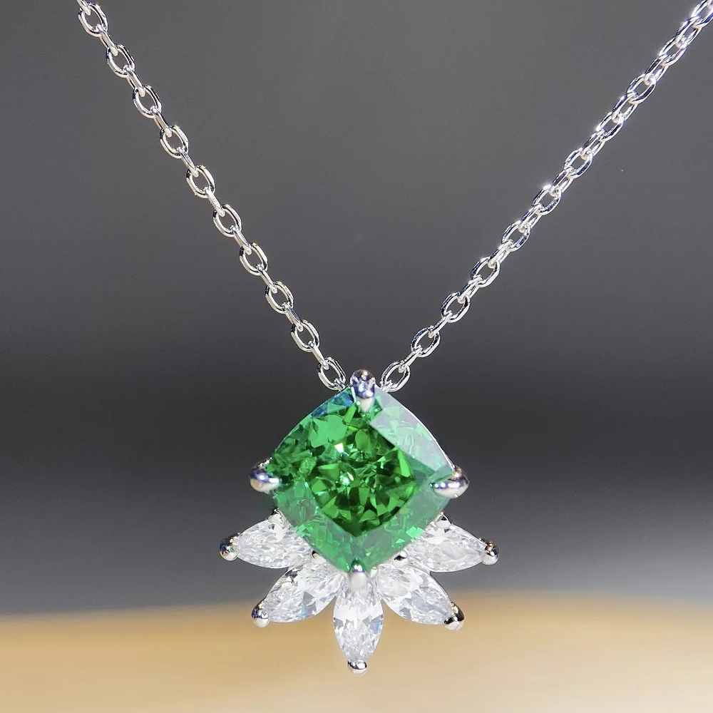 

S925 Pure Silver Square Bag Necklace, Women's Ice Flower Cut Zircon Pendant, Simple and Versatile, Fashionable Collarbone Chain
