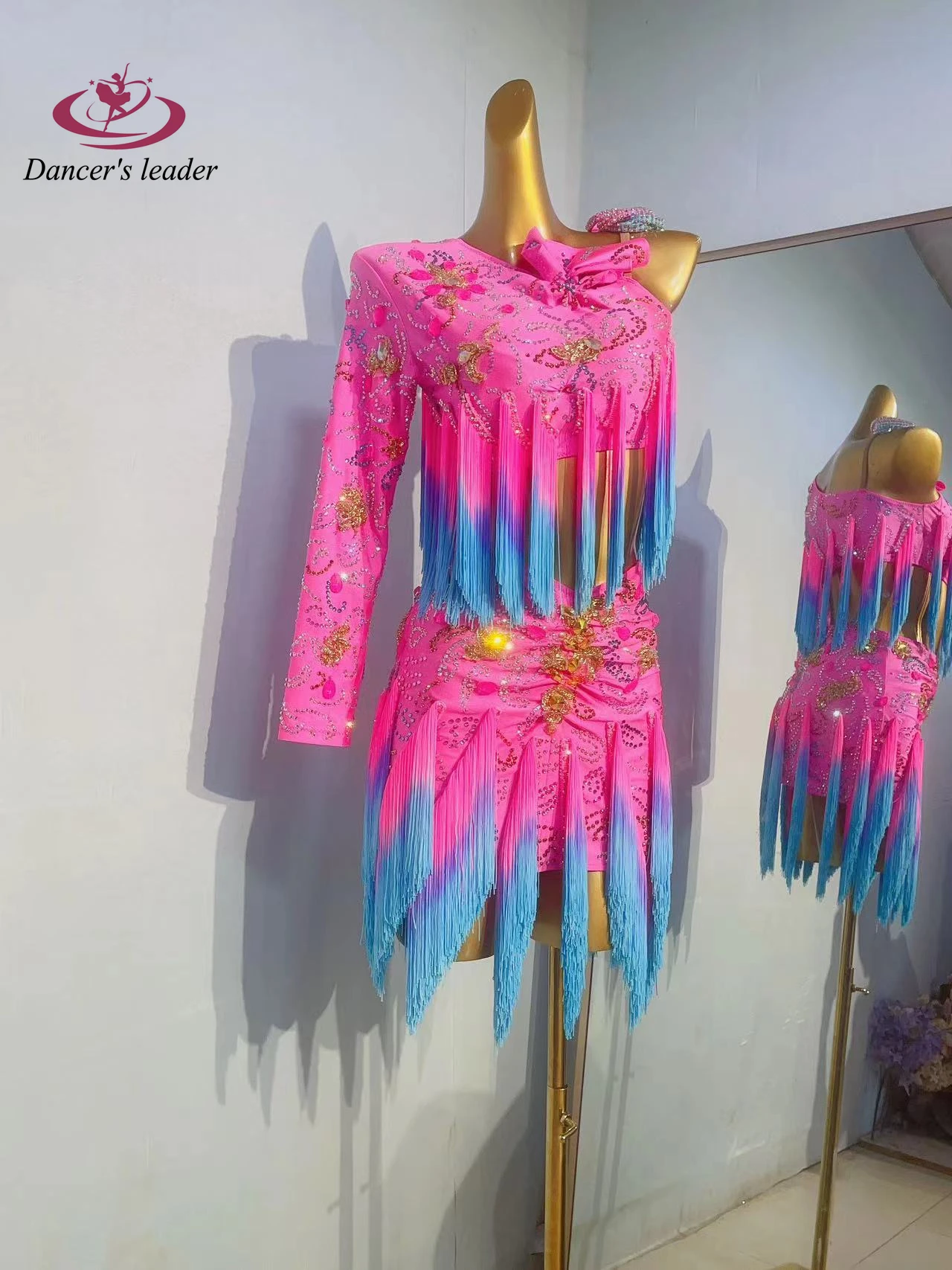 ラテンダンスステージ女性のハイエンドカスタマイズされたグラデーションタッセルデザインベリーダンスサンブラインストーンパフォーマンスコスチュームドレス