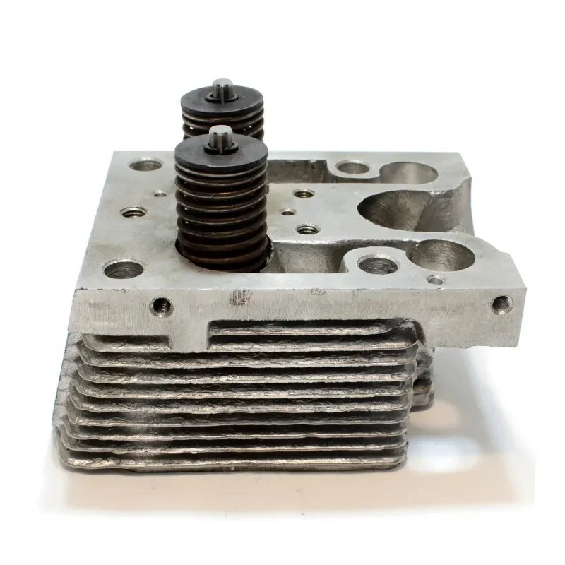 Cylinder head assembly T-40 T-25 T-16 MTZ-80 MTZ-82 Spare Parts Supply