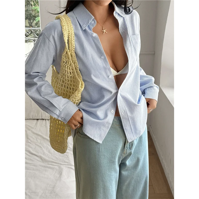 Damskie koszule oversize zapinane na guziki CGS, marszczone mankiety, falbanki na rękawach, kołnierzyk, do pracy, na co dzień, z kieszeniami.