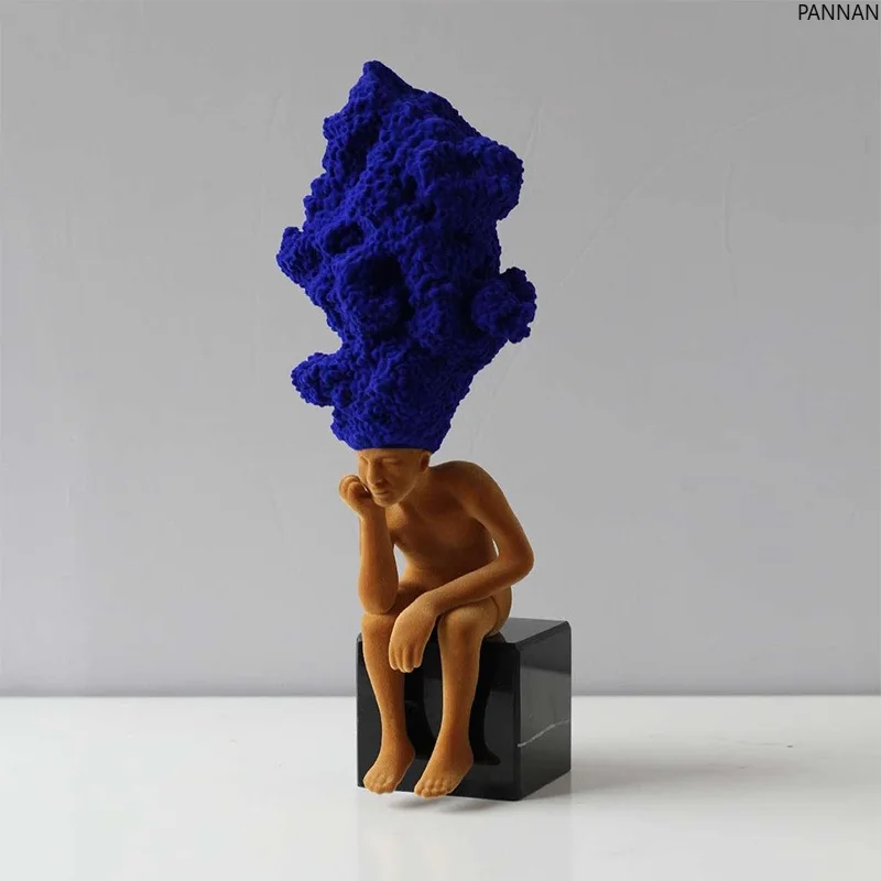 Clubhouse B & B Girl Room Character Sculpture Ornament Elegant and Dynamic Portrait Home Accessories