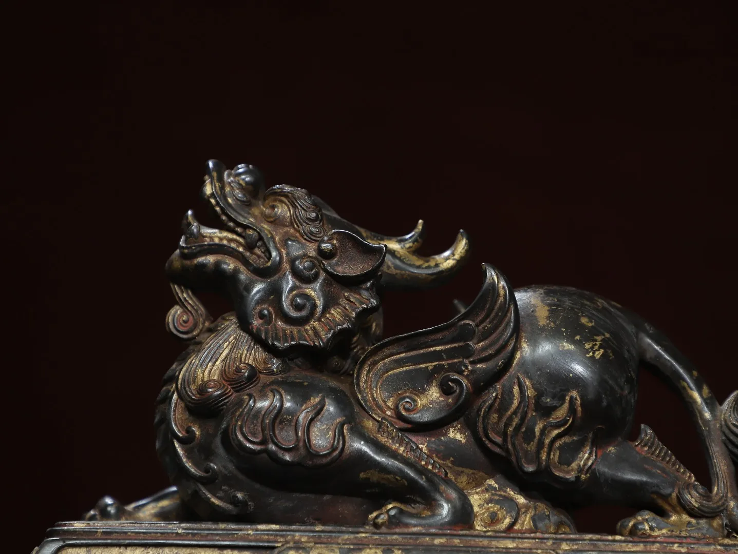 Antique Treasure Bronze Statue with Gold Extension Text Decoration [Pixiu] Decoration Length 25cm, height 15cm, width 10cm, weig