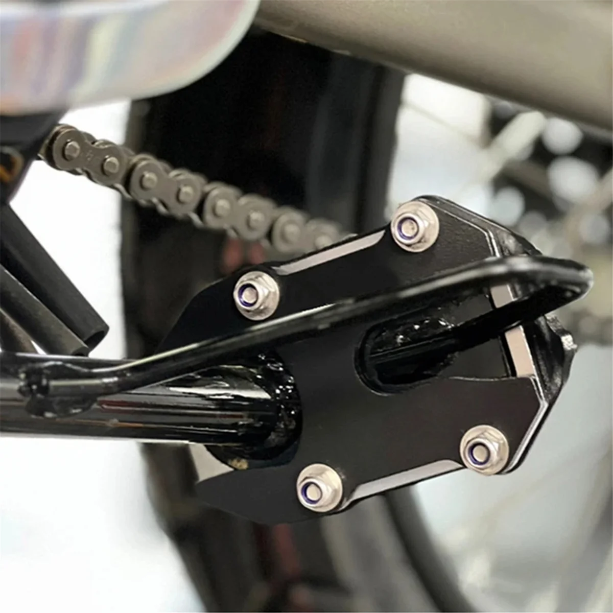 

Motorcycle Accessories Side Pillar Enlarged Seat Kickstand Foot Side Stand Extension Pad for HONDA CT125 Black & Red