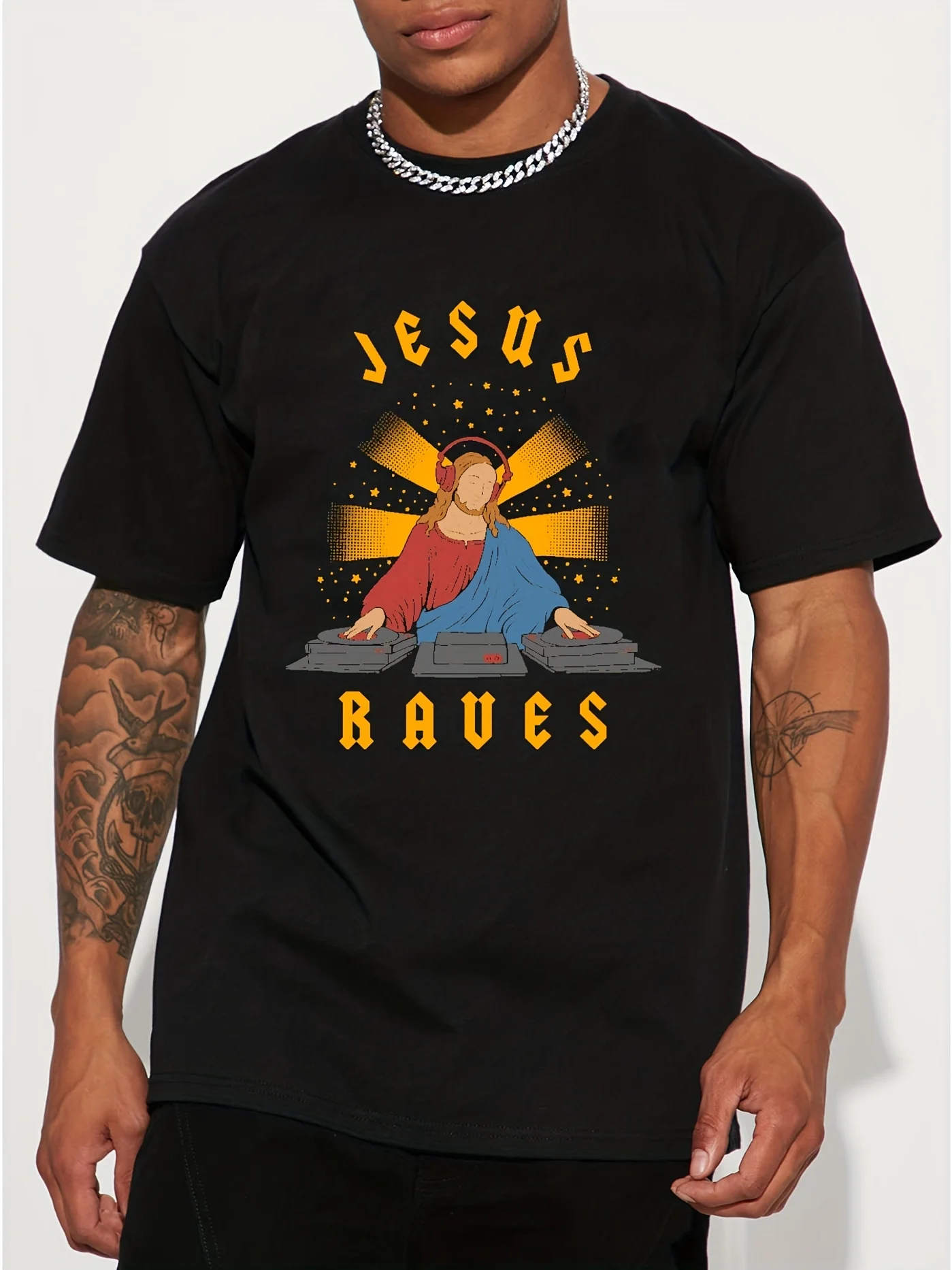 T-shirt graphique "Jesus Is Calling" pour hommes – T-shirt d'été noir inspiré de la foi avec imprimé rouge audacieux, col rond décontracté