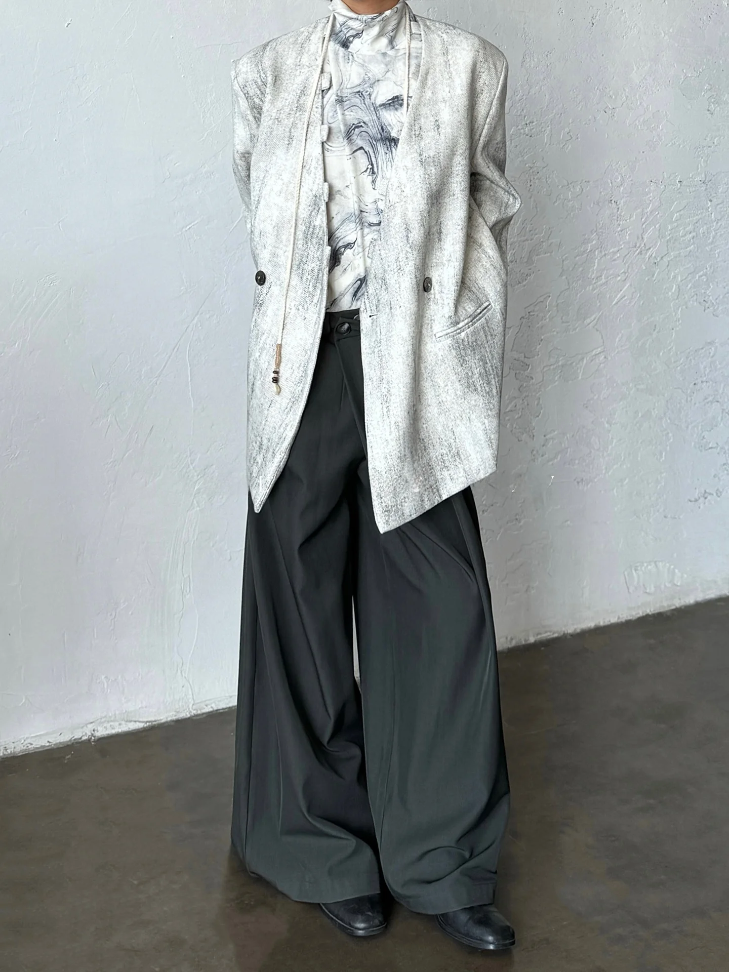 Retro Chinese Style Dyeing And Bleaching Water Ink Painting V-Neck Suit Casual Loose Fit Anti-Wrinkle Daily Wear Autumn Outer...