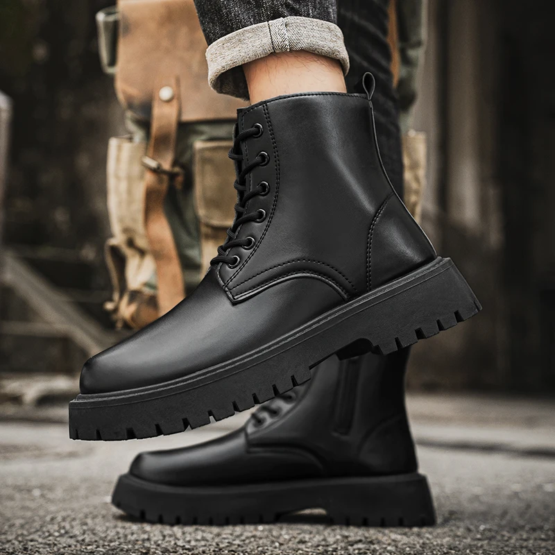 أحذية رجالية عصرية ومريحة على الطراز البريطاني خفيفة الوزن ومضادة للانزلاق ونعل سميك من الجلد لخريف وشتاء 2025