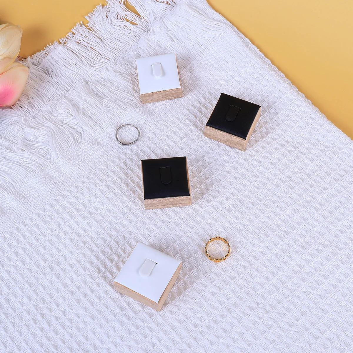 Simple Bamboo Wood Rings Display Stand PU/Velvet Pair Ring Wedding Ring Storage Holder Jewelry Organizer Showcase Prop