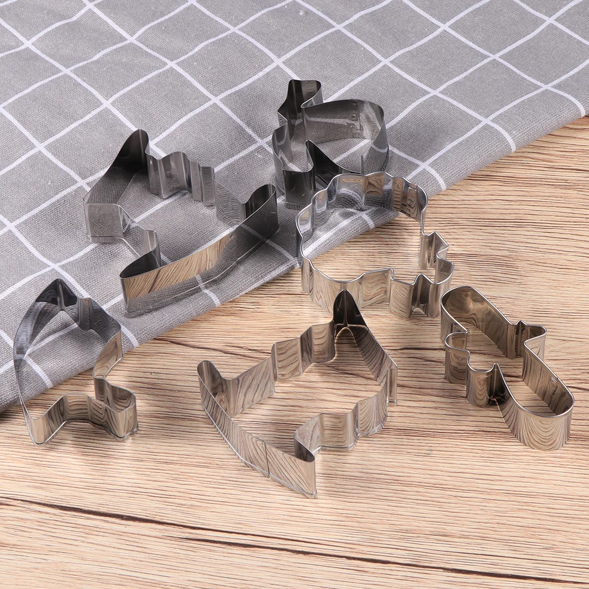 

6Pcs Stainless Steel Graduation Gown Cookie Cutter Non-Rust Eco-Friendly Biscuit Mold for DIY Cake Chocolate Fondant Baking