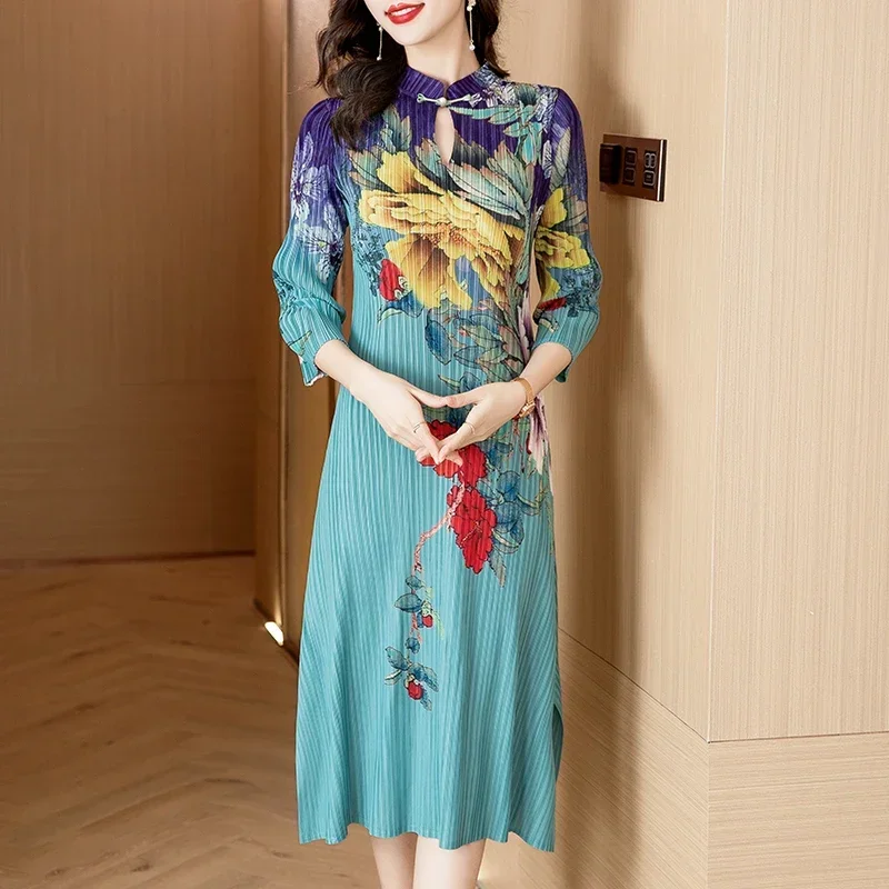 Sanzhai magisches Kleid Blume gedruckt chinesischen langen Rock stehenden Hals Kurzarm gefaltete Verbesserung knielangen Qipao Kleid