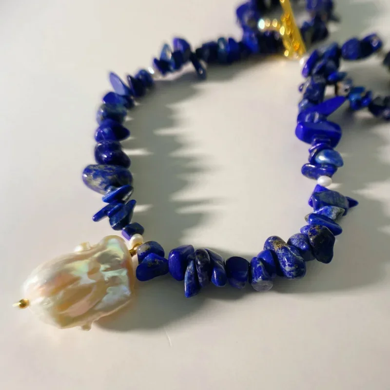 Natürliche unregelmäßige Stein Lapislazuli Barock Perle Anhänger Hals reifen Halskette für Frauen ot Schnalle Böhmen Party Modeschmuck