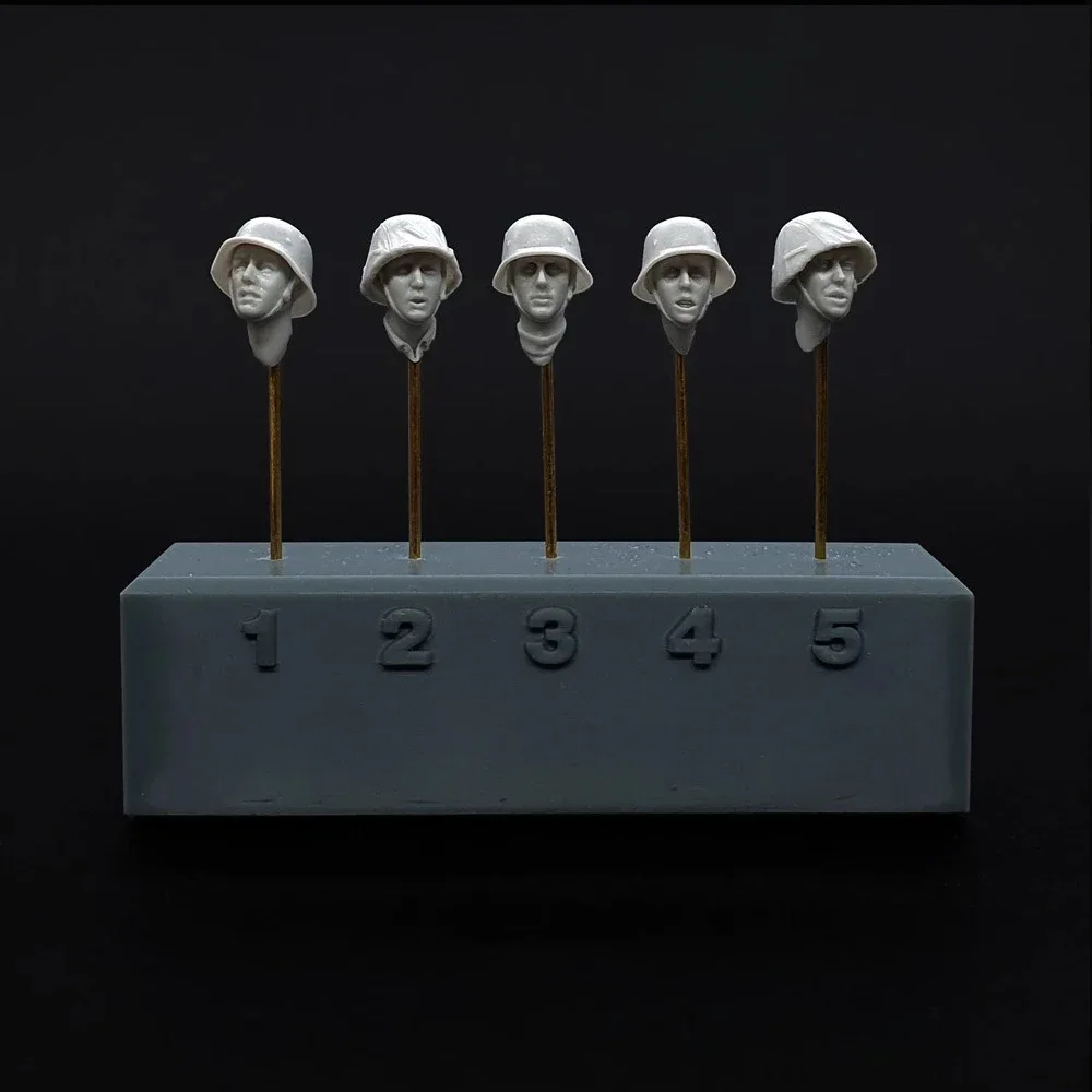 

1/35 WWII soldier Tense Faces, 5 heads, Resin Model figure soldier, Military themes, Unassembled and unpainted kit