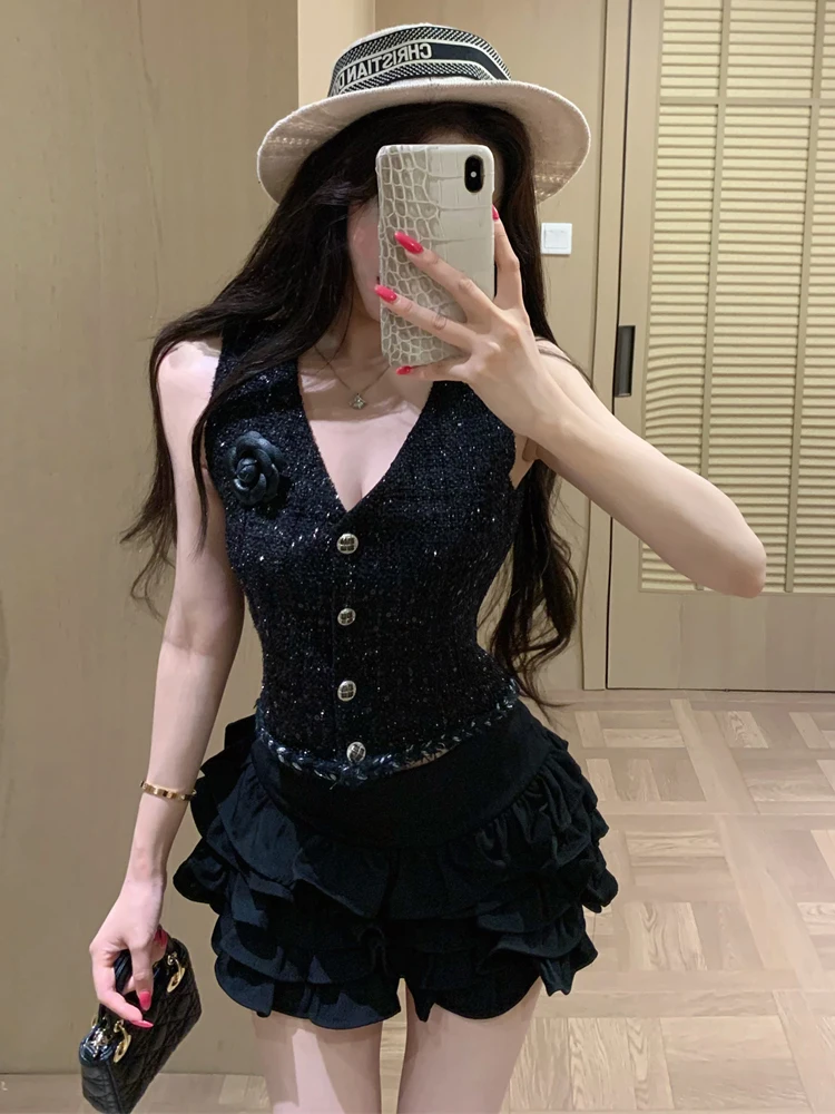 

Elegant Low Cut V Neck Slim Fit Tank Top And Short Skirt Set High Waist Cake Style Design Fashionable And Sexy Women's Outfit
