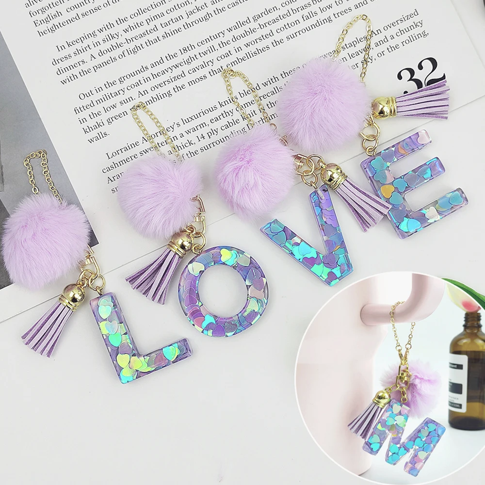 Exquisite A-Z Letter Resin Keychains 26 Initials Alphabet Pompom Tassel Keyrings Girls Bag Stanley Cup Bottle Charms Ornaments