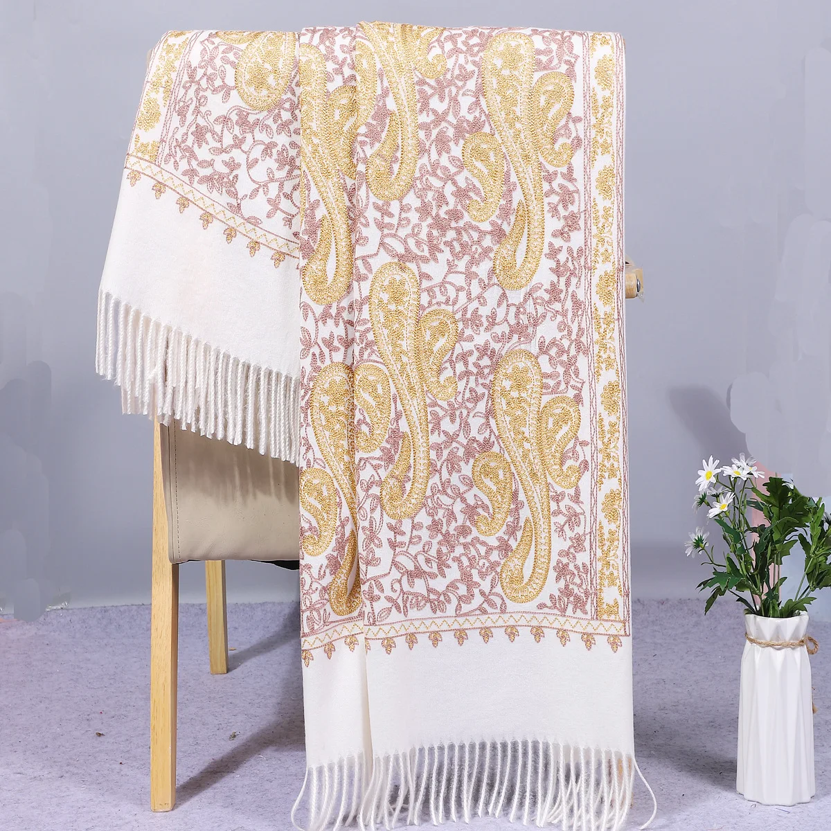 2024 Elegant Paisley Cashmere Scarf for Women Warm Winter Embroidery Pashmina Shawl Foulard Femme Blanket Scarves Wraps