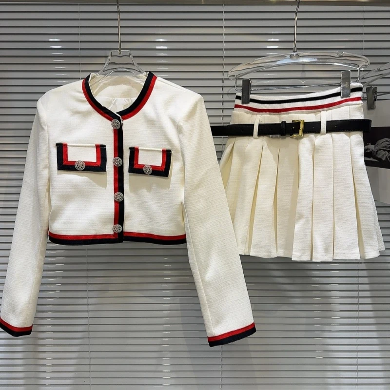 

Осень 2023, новый маленький ароматный стиль, ромбовидные пуговицы в полоску, контрастный цвет, однобортное пальто + плиссированная юбка с поясом, комплект