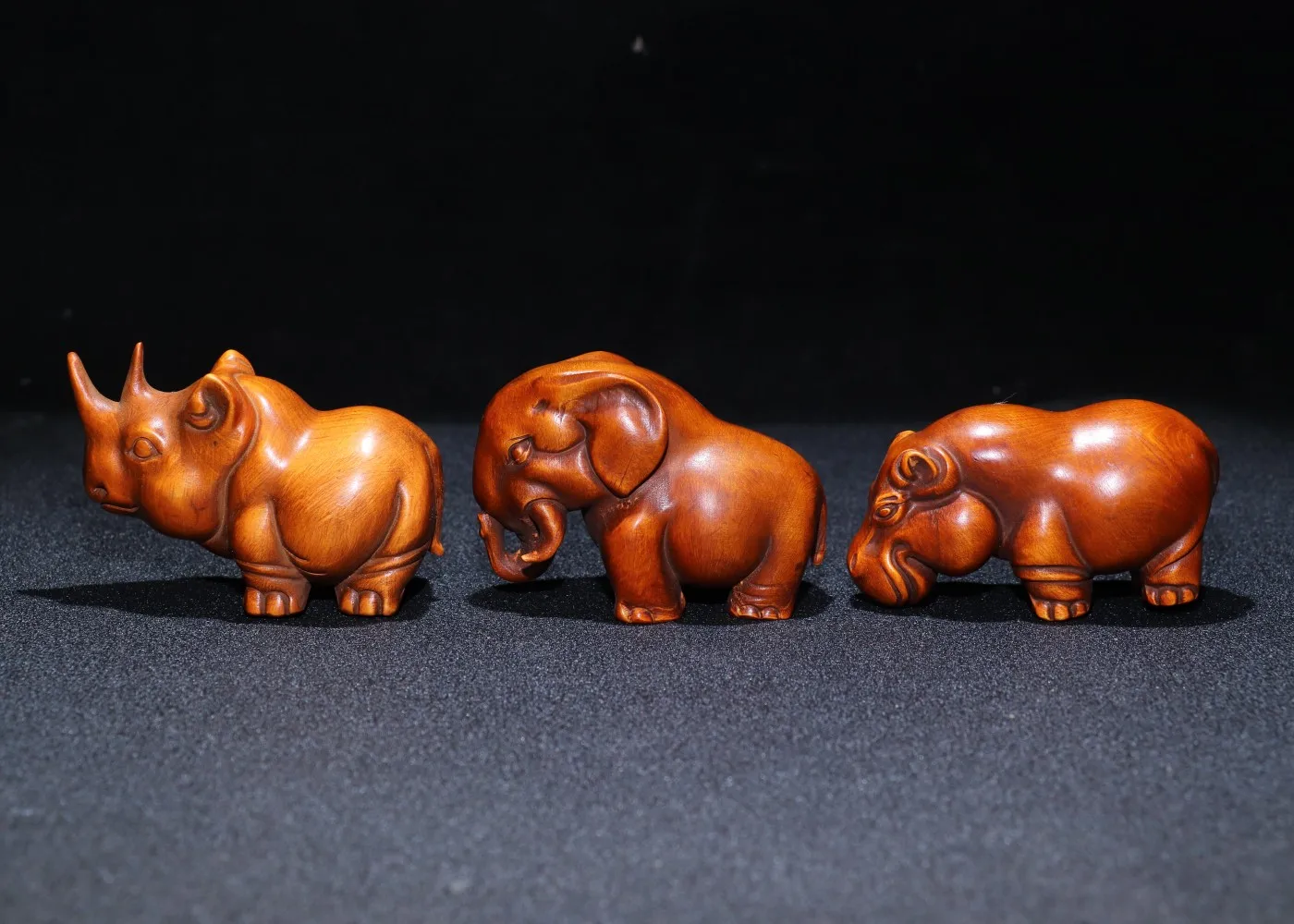 

3"Tibetan Temple Collection Old Boxwood Africa's Three Treasures Rhinoceros Elephants Hippo Statue Amass wealth Ornaments