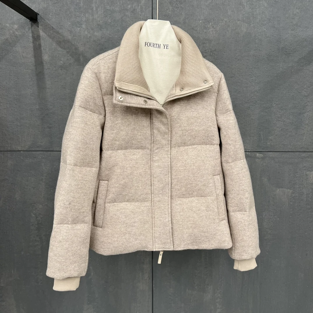 Outono e inverno nova alta qualidade pele brilhante ganso para baixo jaqueta emenda de malha para baixo jaqueta estilo retro feminino