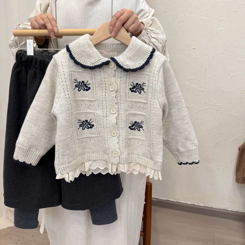 

2025 Winter New Children Fleece Sweater Coat Girls Flower Embroidery Lapel Knitted Cardigan Plus Velvet Thick Kids Warm Knitwear