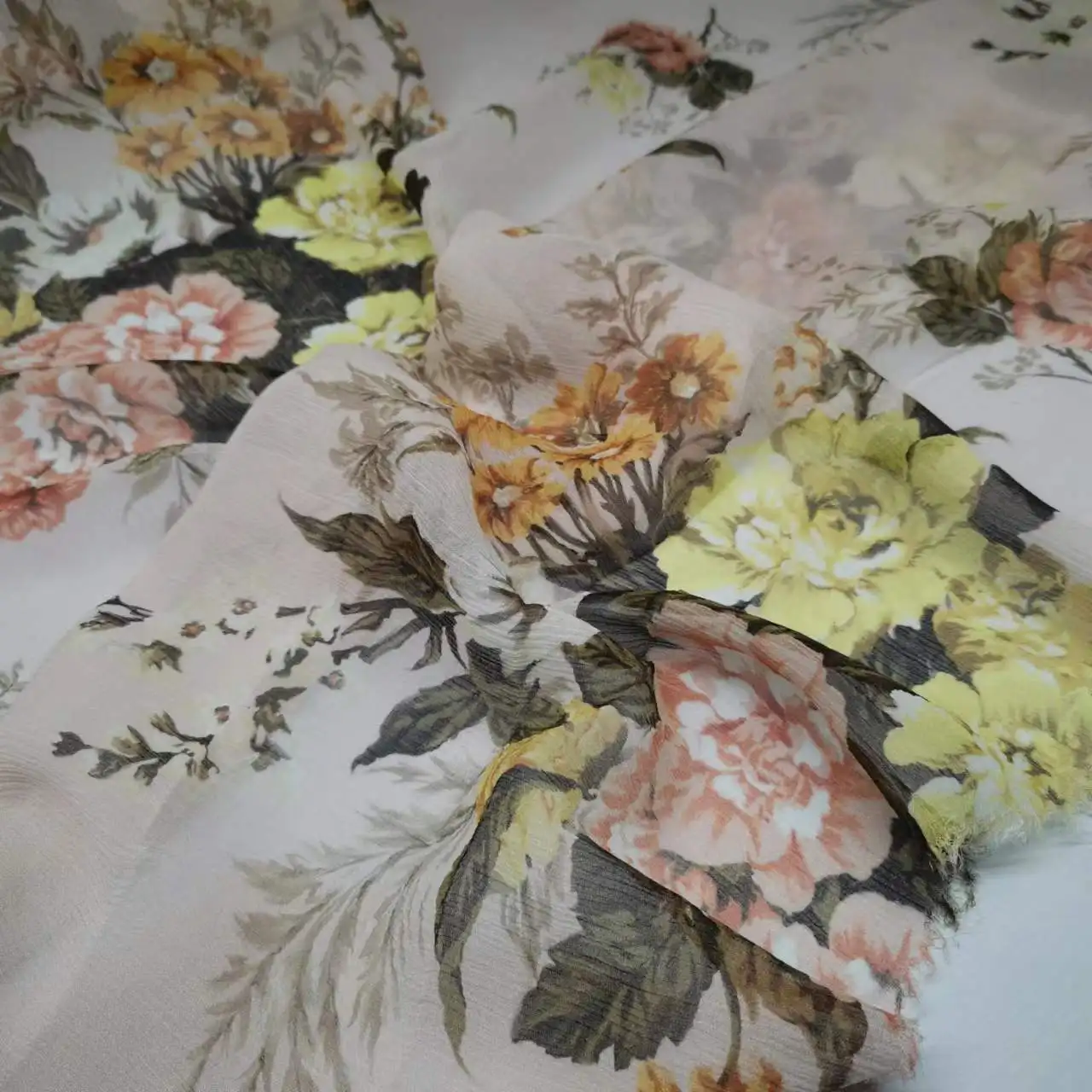 Floral Mulberry Silk Georgette 8mm Crepe Qualified 100% Silk Breathable Sewing Fabric