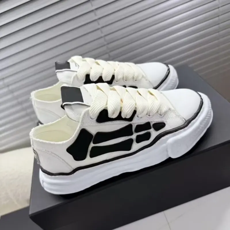 Dissolved Shoes For Both Men And Women, Thick Soled Height Increasing Casual Board Shoes, Fashionable Bone Canvas Shoes view 2