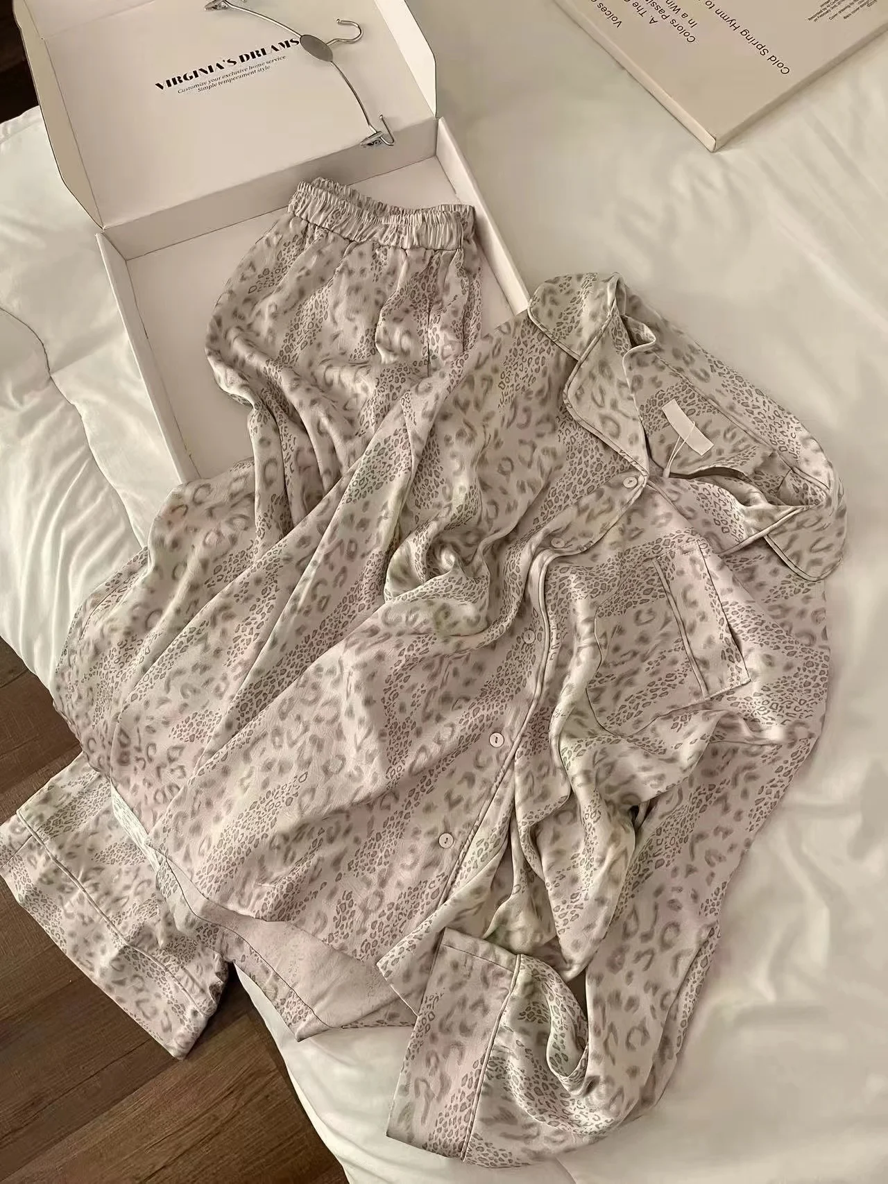 

High-end leopard print pajamas for women spring autumn trend new simple girly style home suit personalized dress pajama party