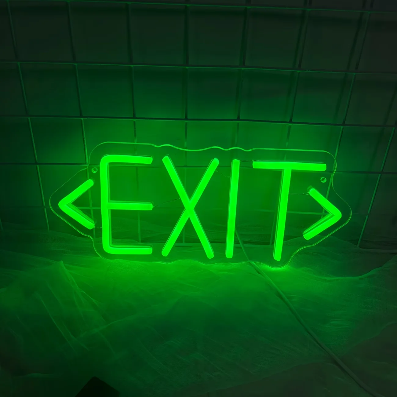 Exit Arrow Neon Light for Wall Decor,for Bar,Club, Restaurant,Salon,Hotel,Office,Game Room,Basement,Indoor Business Display Sign