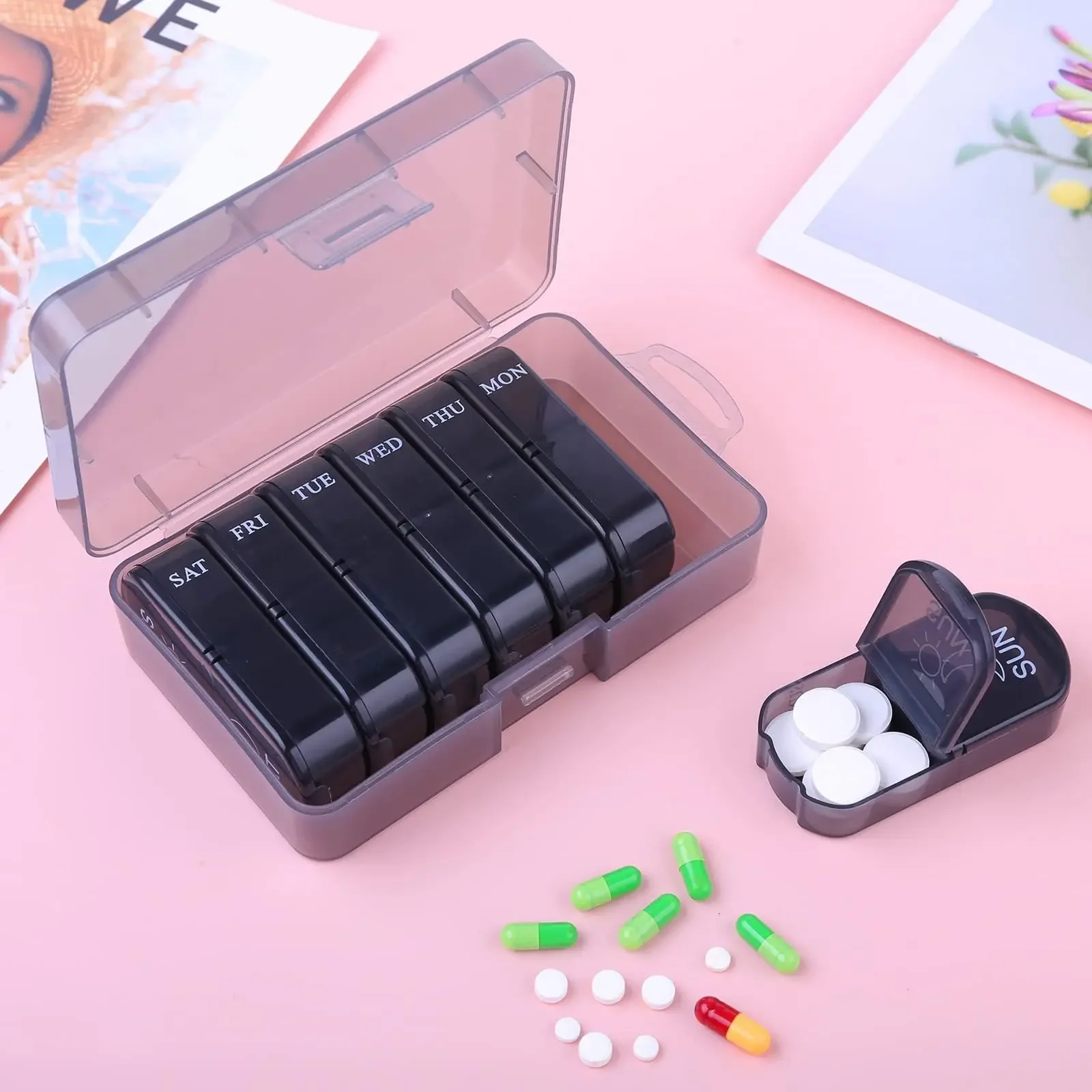 

UNTIOR Portable Weekly Pill Box Morning and Evening Large Capacity Travel with 14 Compartments to Hold Pills Vitamins Green tea