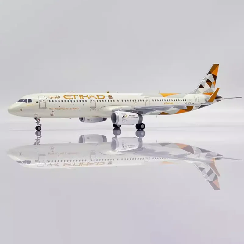 JC أجنحة دييكاست 1:200 مقياس الخطوط الجوية الاتحادية A321 A6-AEj محاكاة الطائرات سبيكة الانتهاء من مجموعة تذكارية لعبة الديكور